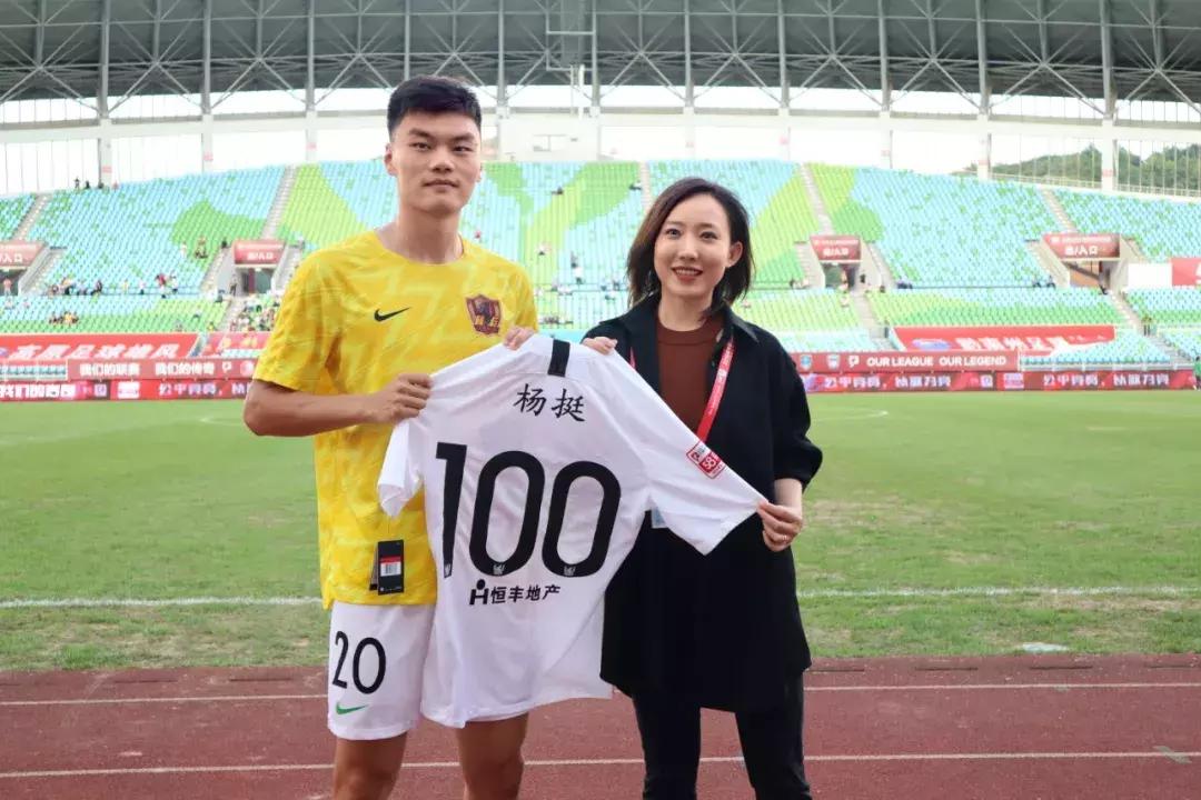 贵州恒丰莫塔角球破门,大连一方2:1贵州恒丰