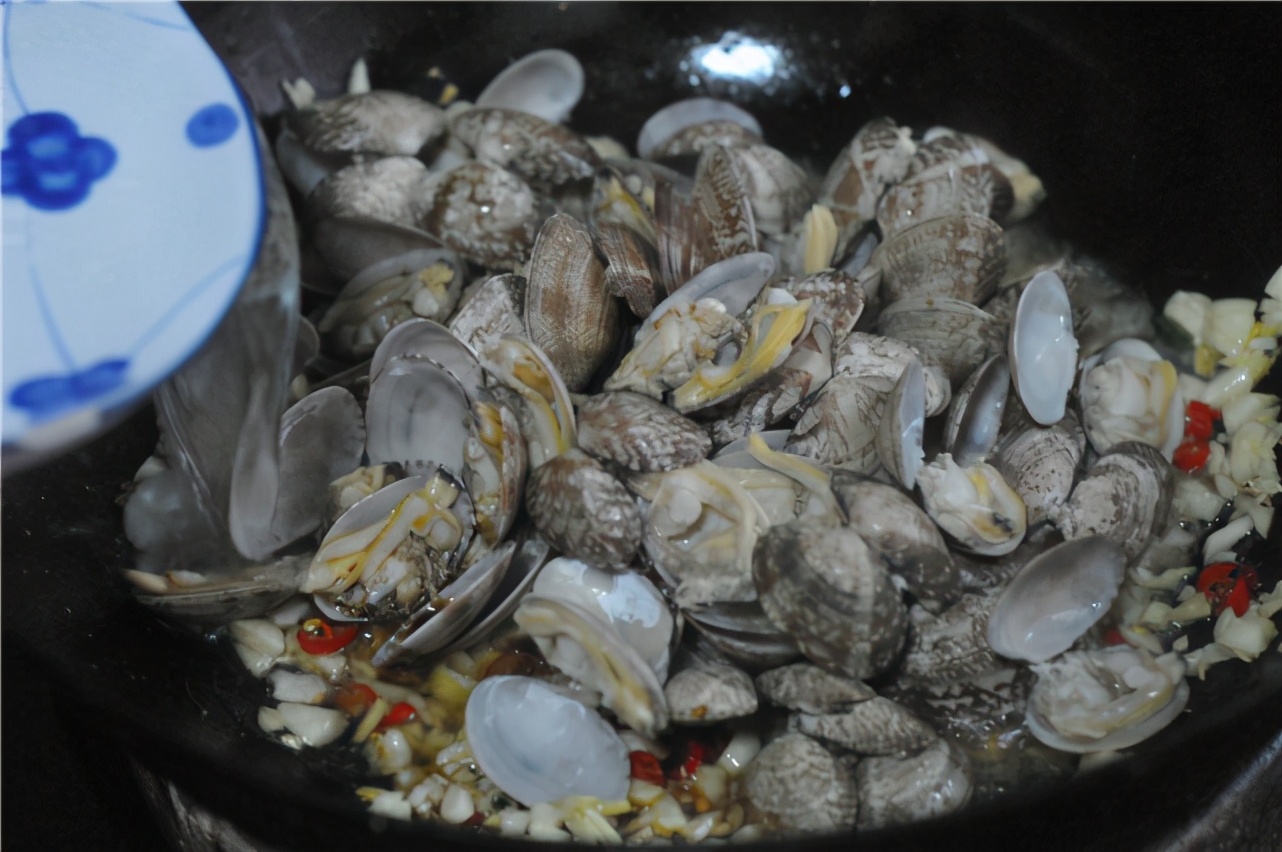 蛤蜊炒多久几分钟能熟,蛤蜊要炒几分钟