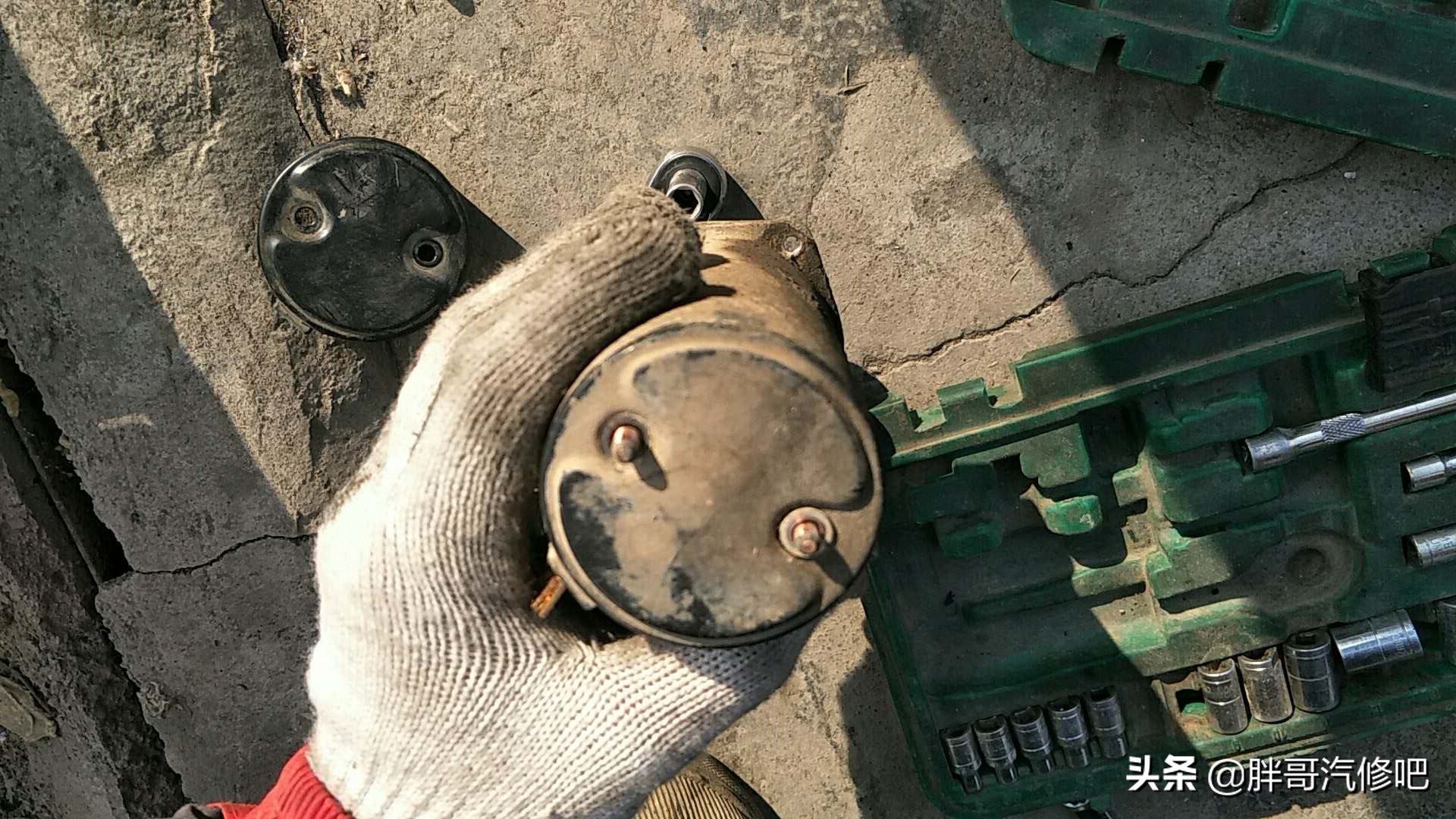 别克凯越更换起动机碳刷教程,凯越起动机马达更换碳刷图解