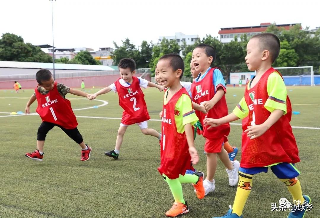 快乐足球记忆录,足球带给孩子们更多的快乐和成长