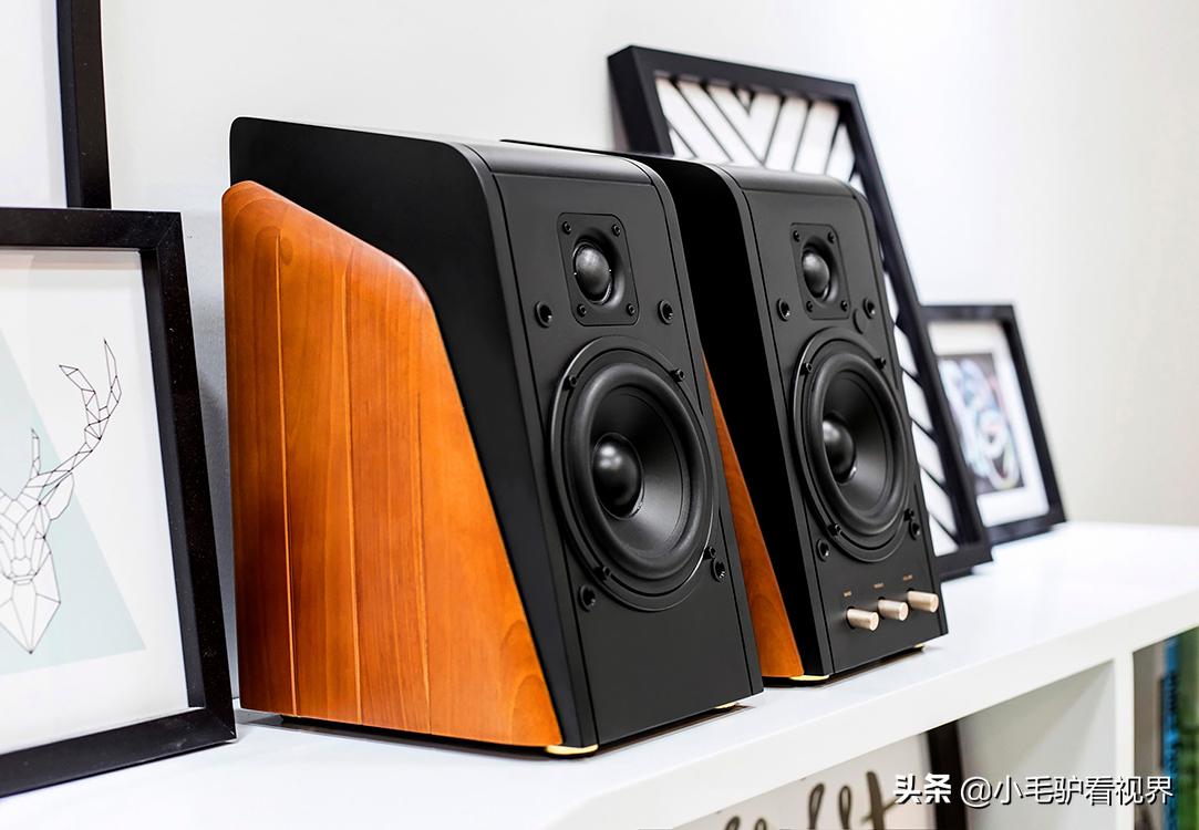 惠威M200MKIII的木质工艺，手感确实不错