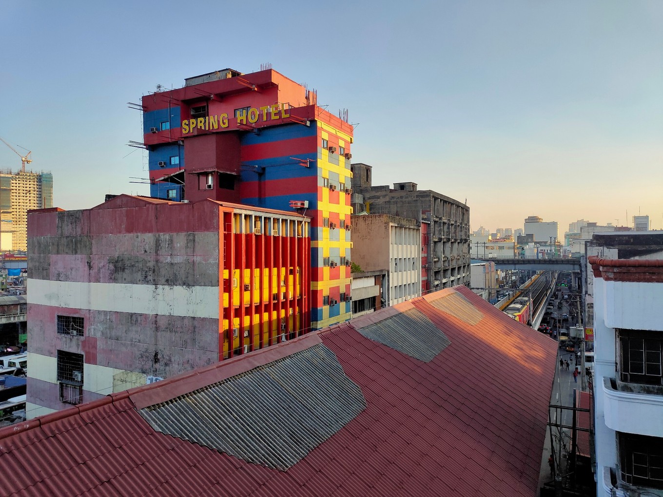 实弹射击or公墓拍大片？| 跟90后小伙儿在马尼拉“玩儿很野”