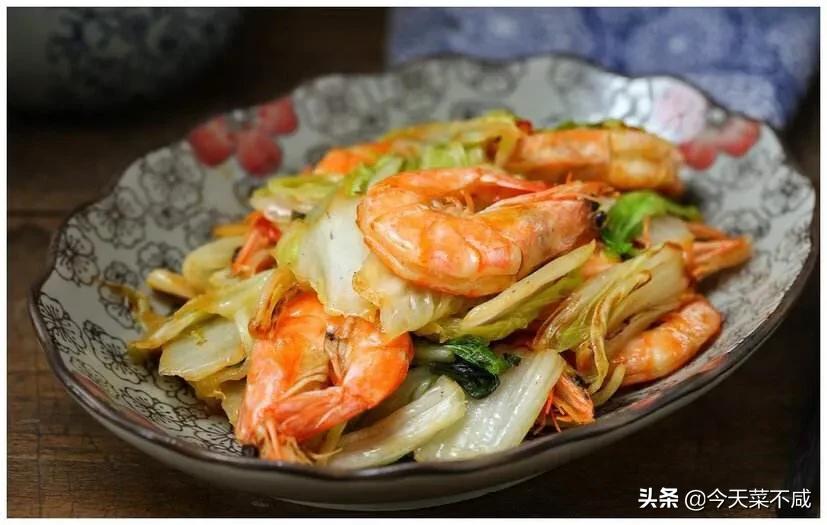 白菜和大虾是绝配,大虾这样做好看又好吃特别入味