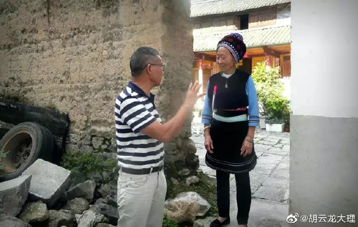 半个世纪前喜从天降上京汇演一念之差错过职业演艺生涯访何芳秀