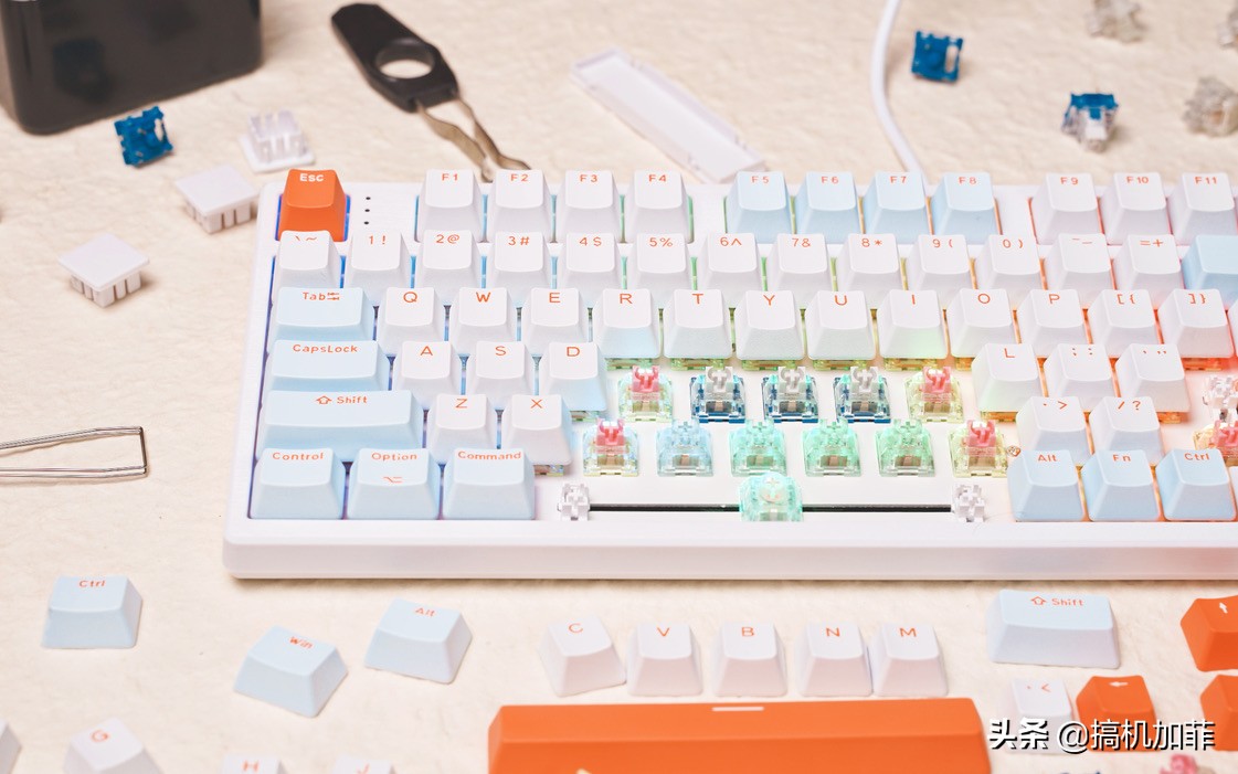 平淡的美，HELLOGANSSHS98T无线三模键盘上手