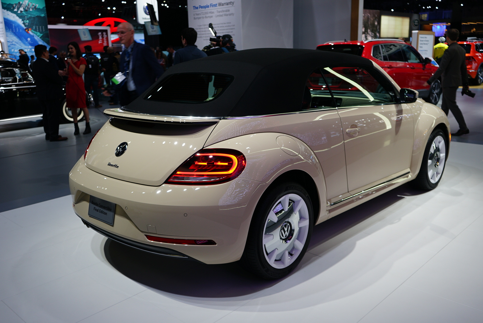 大众甲壳虫最终版外观和内饰鉴赏,车展实拍大众甲壳虫