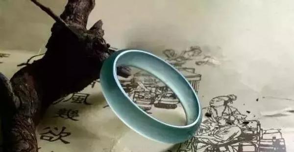 油青翡翠原石的价值,什么是油青翡翠