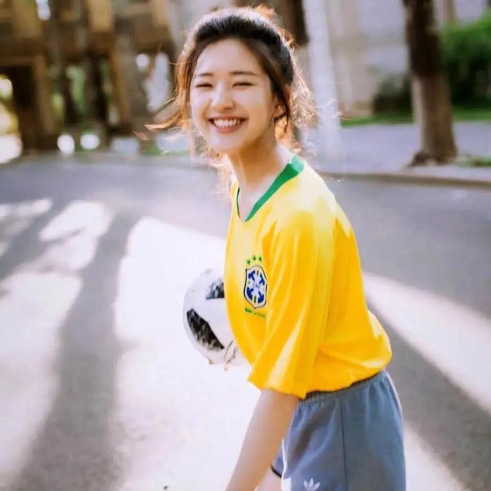 【足球头像】超美女生足球头像！