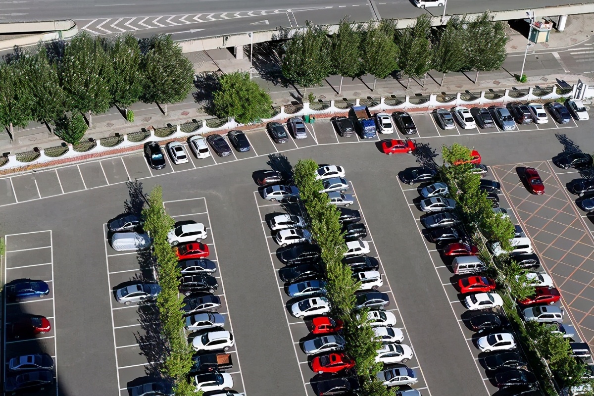 无锡硕放机场停车场一天多少钱，硕放机场停车场收费标准