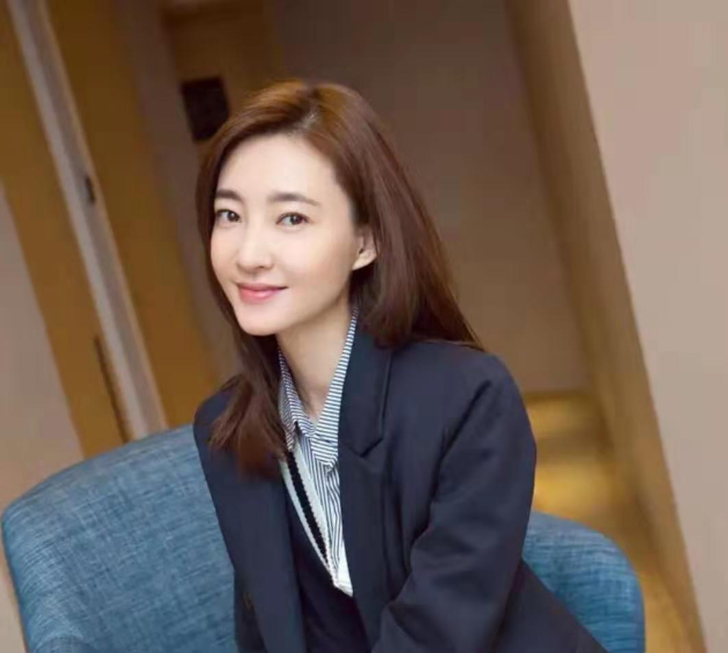 头发烫染导致脱发如何快速修复,头发烫染受损还想烫怎样护理