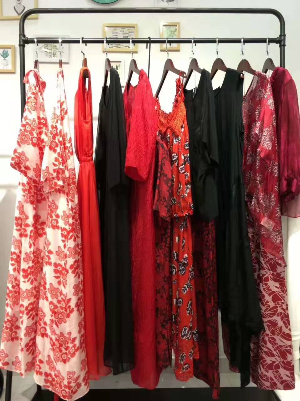 品牌女装折扣店开店技巧,十大女装品牌折扣店加盟推荐