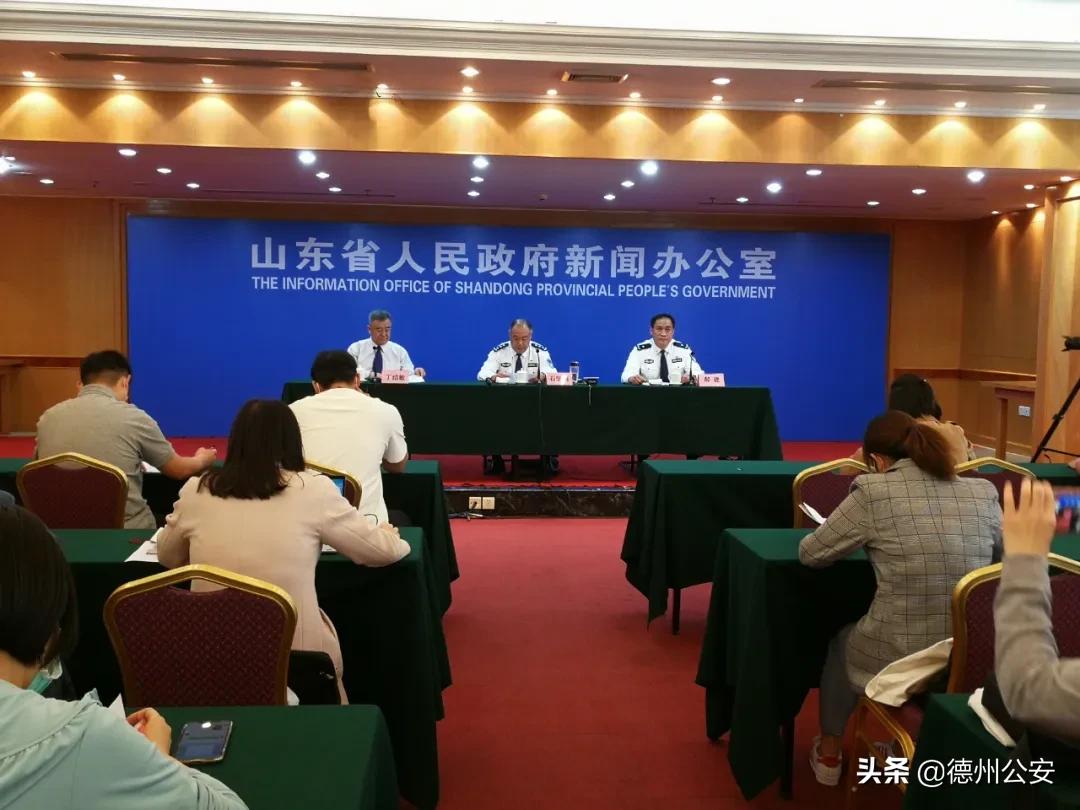 经侦大队破获一起涉众案件,公安机关连续破获多起八类案件