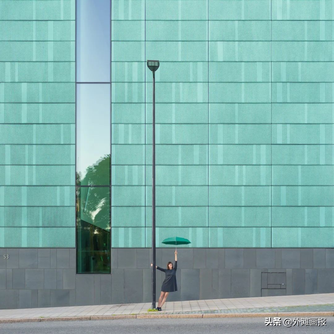 情侣旅行拍照片怎么拍出高级感,很火的一对情侣拍照很有技巧