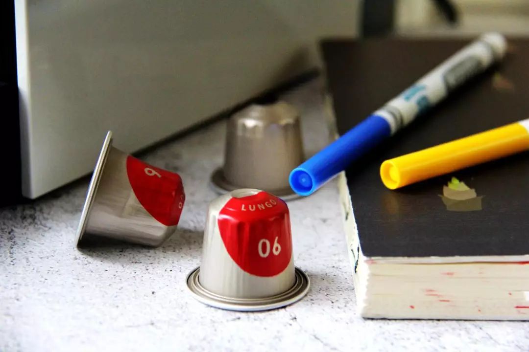 今天开箱一款便携胶囊咖啡机,mini胶囊咖啡机便携