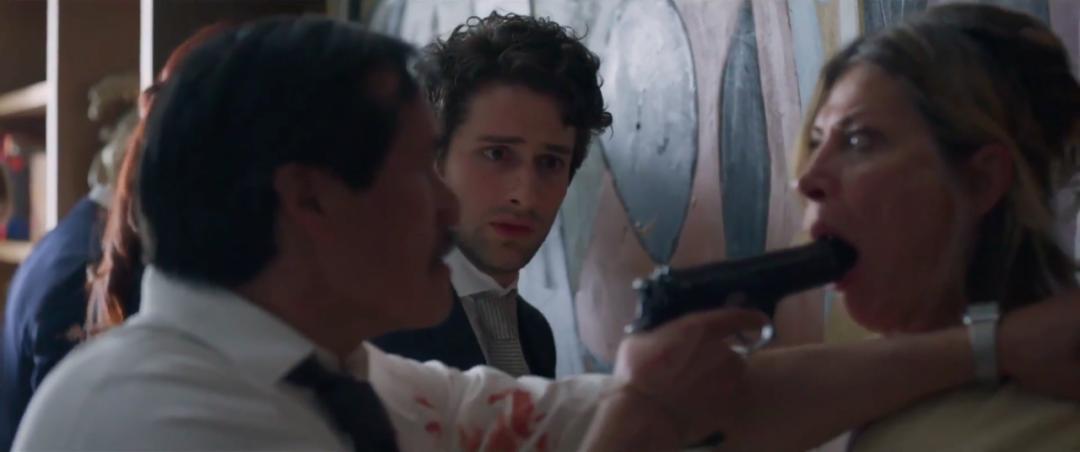 更大尺度版的《寄生虫》，从天堂到地狱只需一瞬