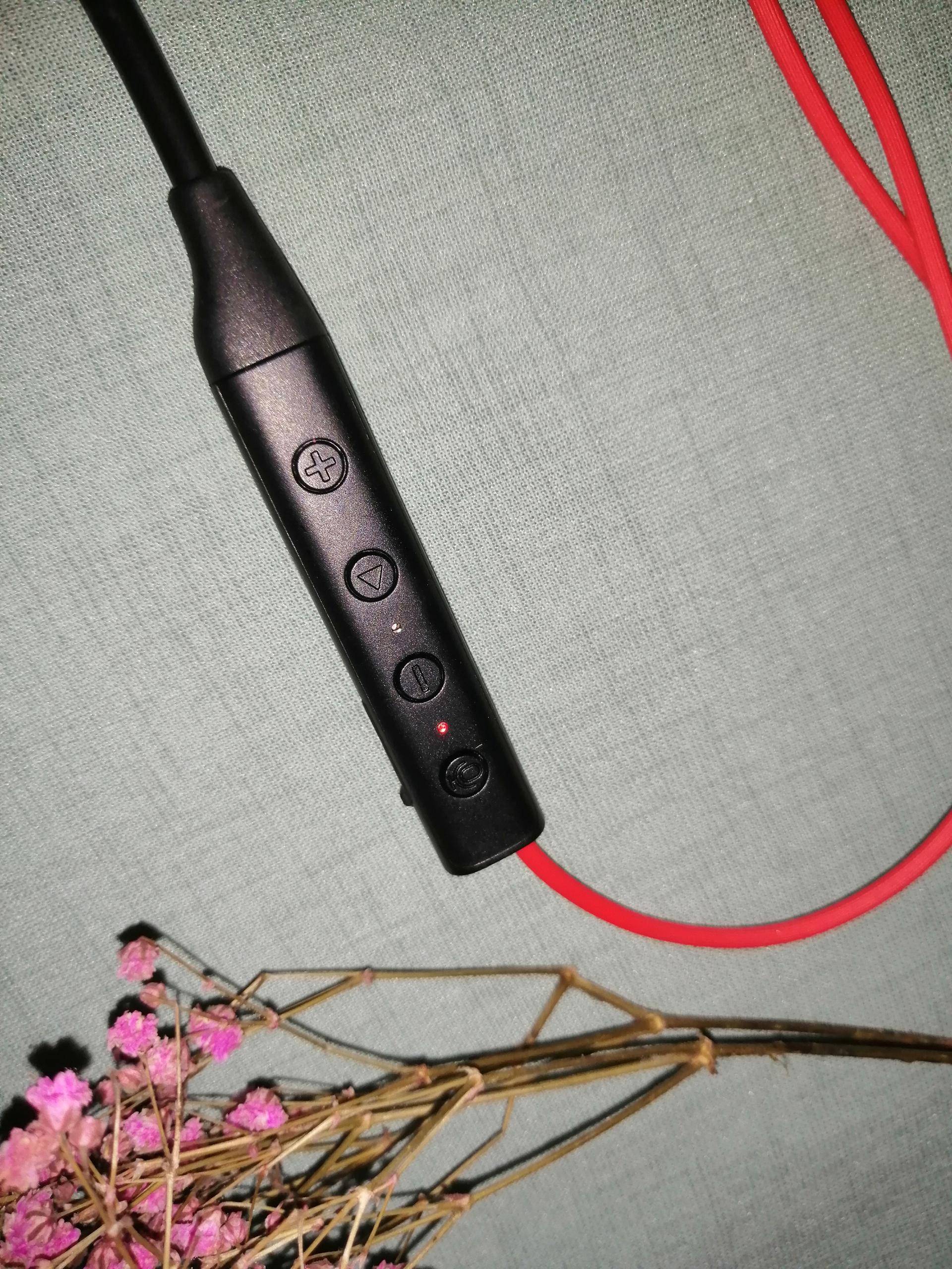 还在戴普通耳机？自带语音助手DOSS智能蓝牙耳机比你想象的还好用