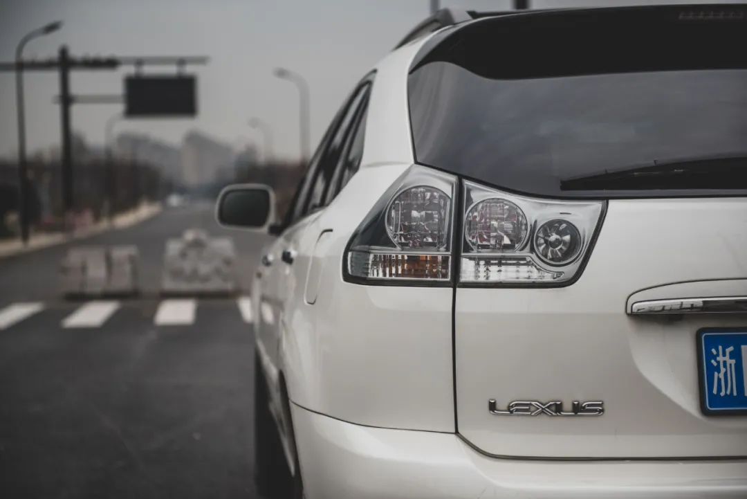 为什么要买百万级别的车,有没必要再买个破车