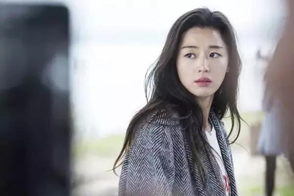 蓝色大海的传说全智贤穿搭玫红色,全智贤蓝色大海的传说眼泪变珍珠