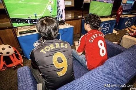 球场变身恐怖乐园，定制球衣玩到嗨：球迷的万圣节是怎么过的？