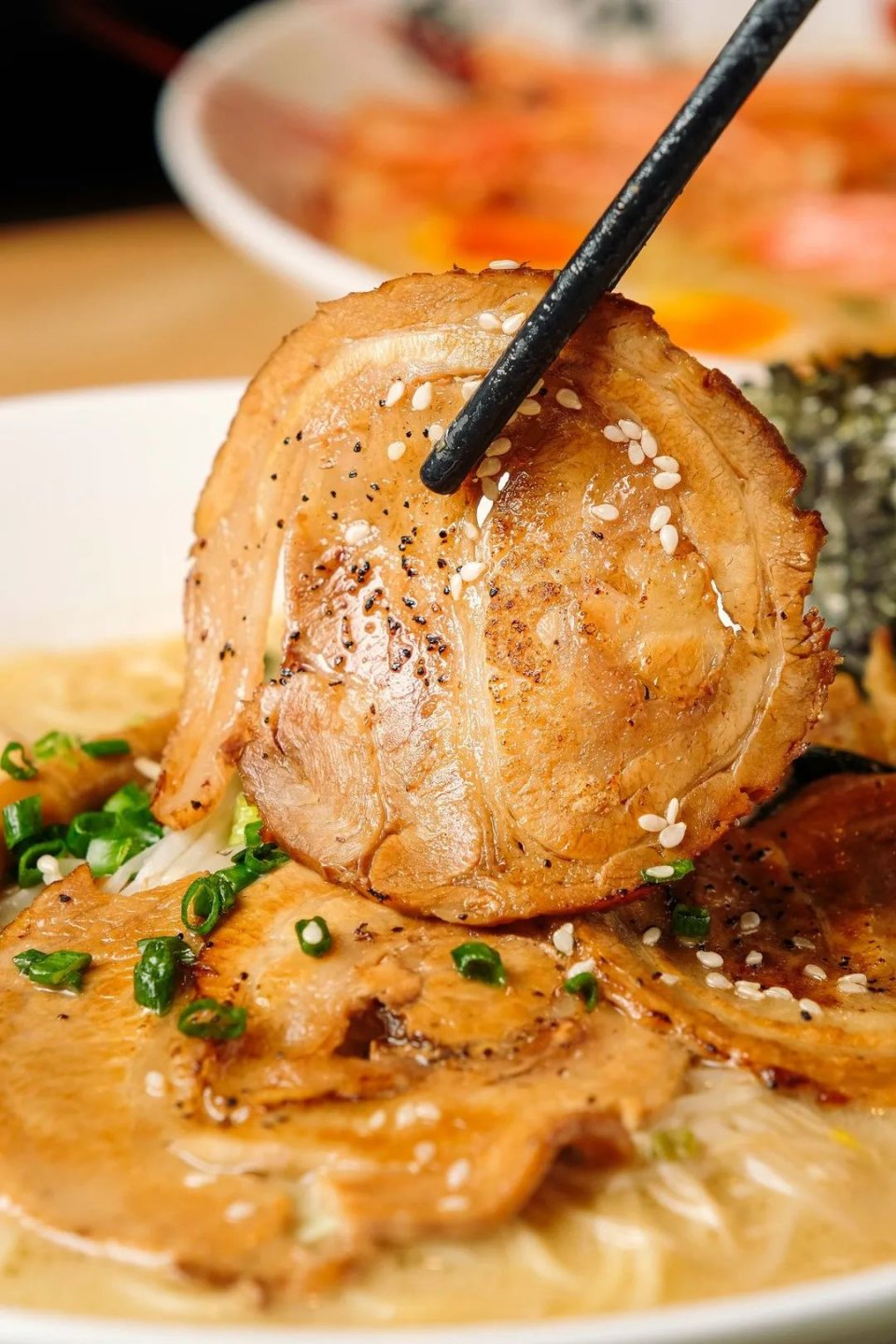 汤底浓郁的汤面,汤底浓厚