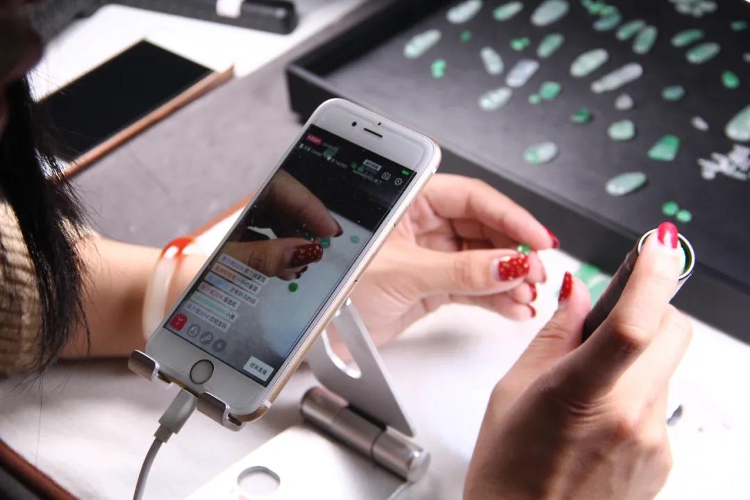 直播珠宝首饰靠谱吗,直播间的珠宝为什么那么便宜