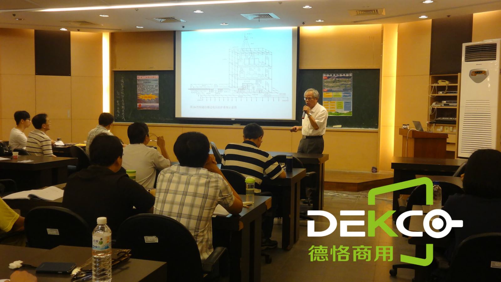 怎么将电脑无线投屏到大屏幕上,win10电脑怎么无线投屏到电视机