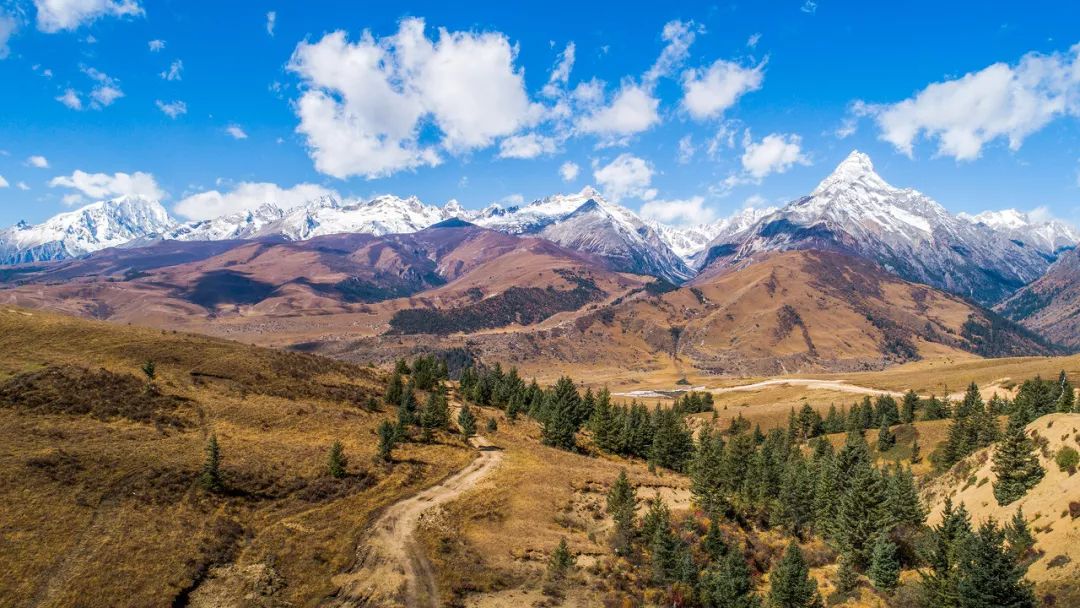 情歌故乡，格萨尔王故里，不去*藏西**就去梦中的香巴拉