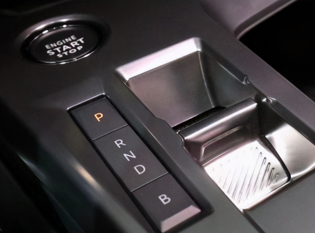 标致308cc硬顶敞篷四速和六速,标致3082012款