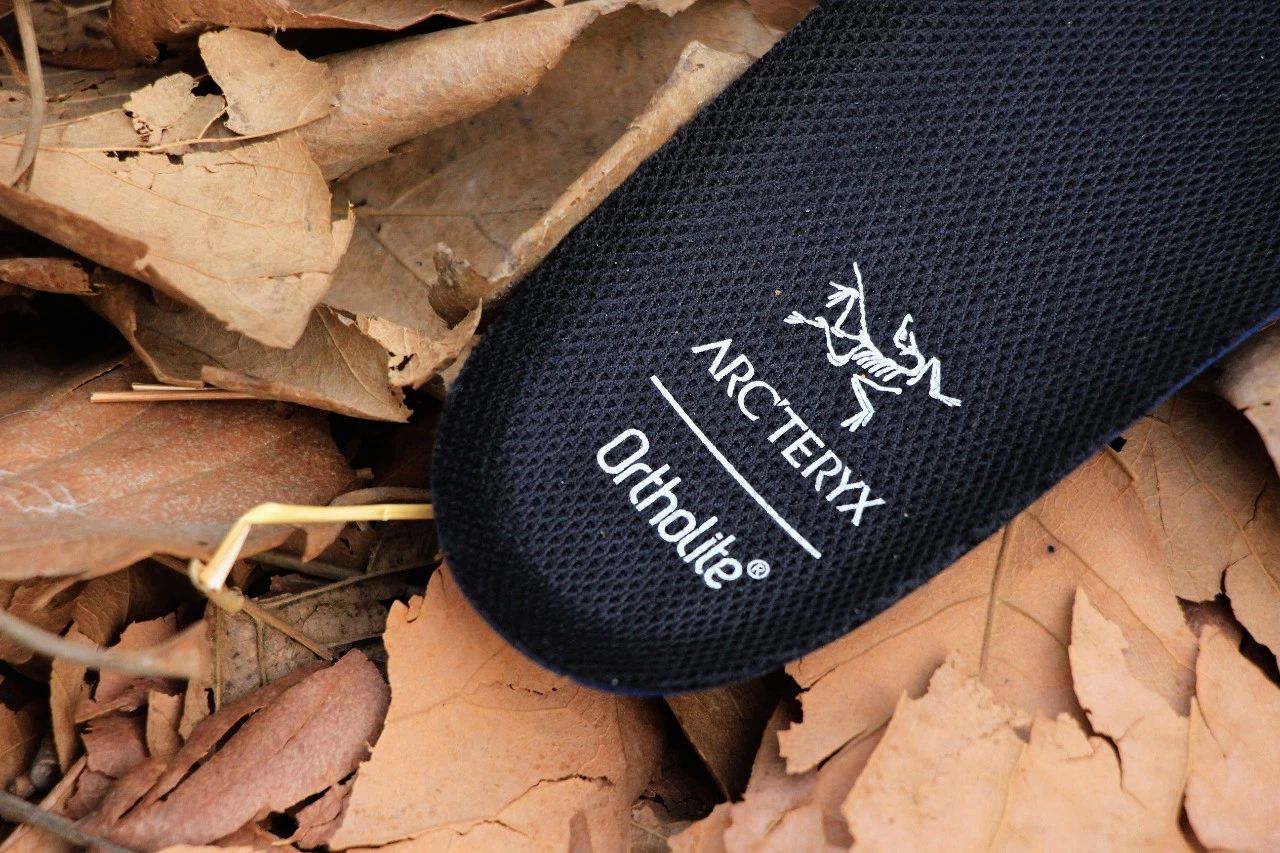 透气抗水登山鞋,耐磨防滑透气缓震登山徒步鞋