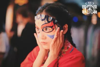 白绷带面膜怎么贴,贴个面膜给肌肤补补水