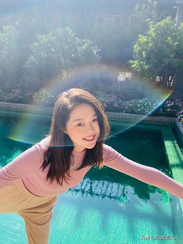 从网红到豪门阔太太的章泽天,从网红到商业女强人