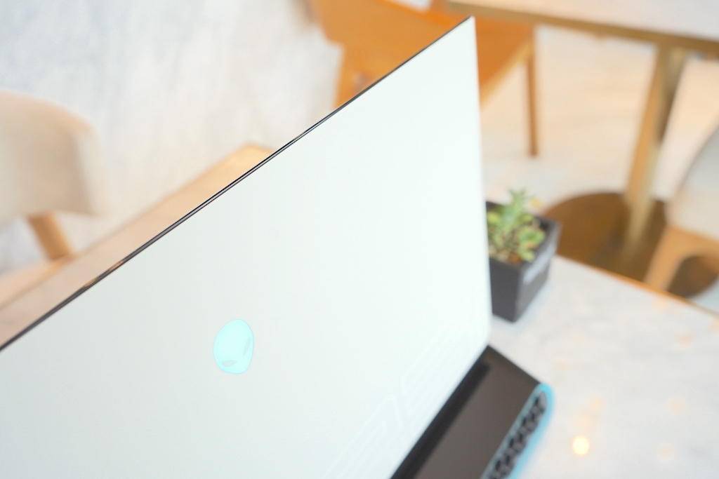 给你40000块，你是选择买一台这样的笔记本还是北京的一个平方