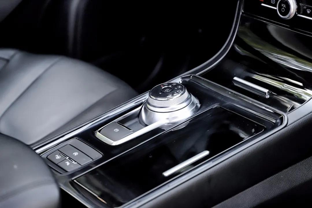 福特锐界对比汉兰达深度测评,锐界plus和汉兰达2.0t哪个值得买