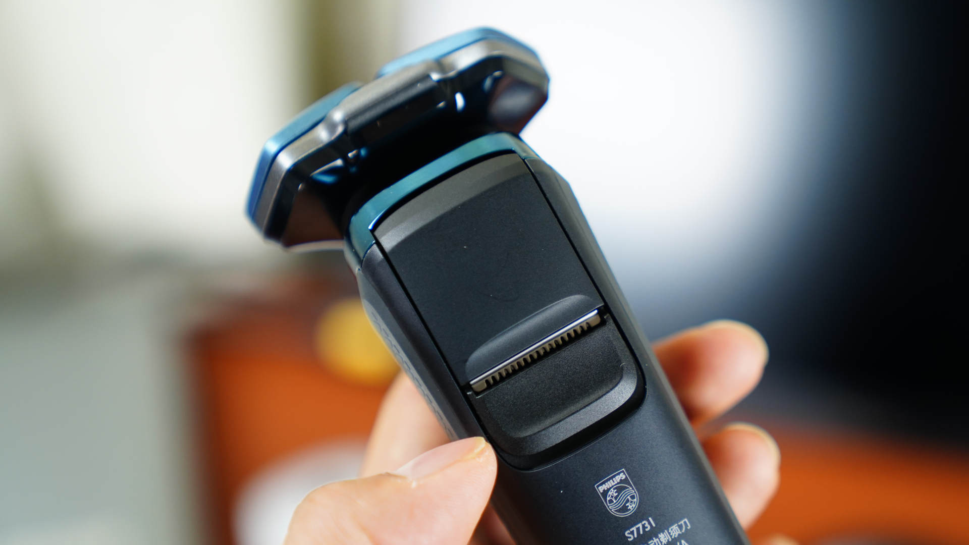 络腮胡用飞利浦剃须刀评测,飞利浦s7000功能介绍