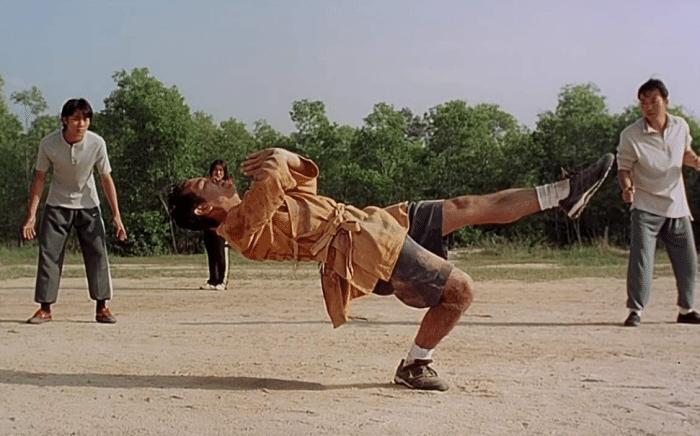 少林足球周星驰剧照,少林足球周星驰找守门员片段