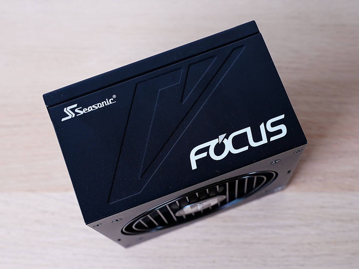 黑硬的外壳，粉嫩的内芯，全能型PC畅玩《永劫无间》的江湖世界