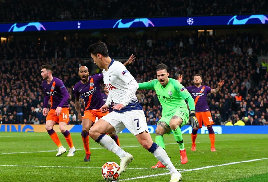 崔康熙接受采访中韩足球训练,中韩足球分析