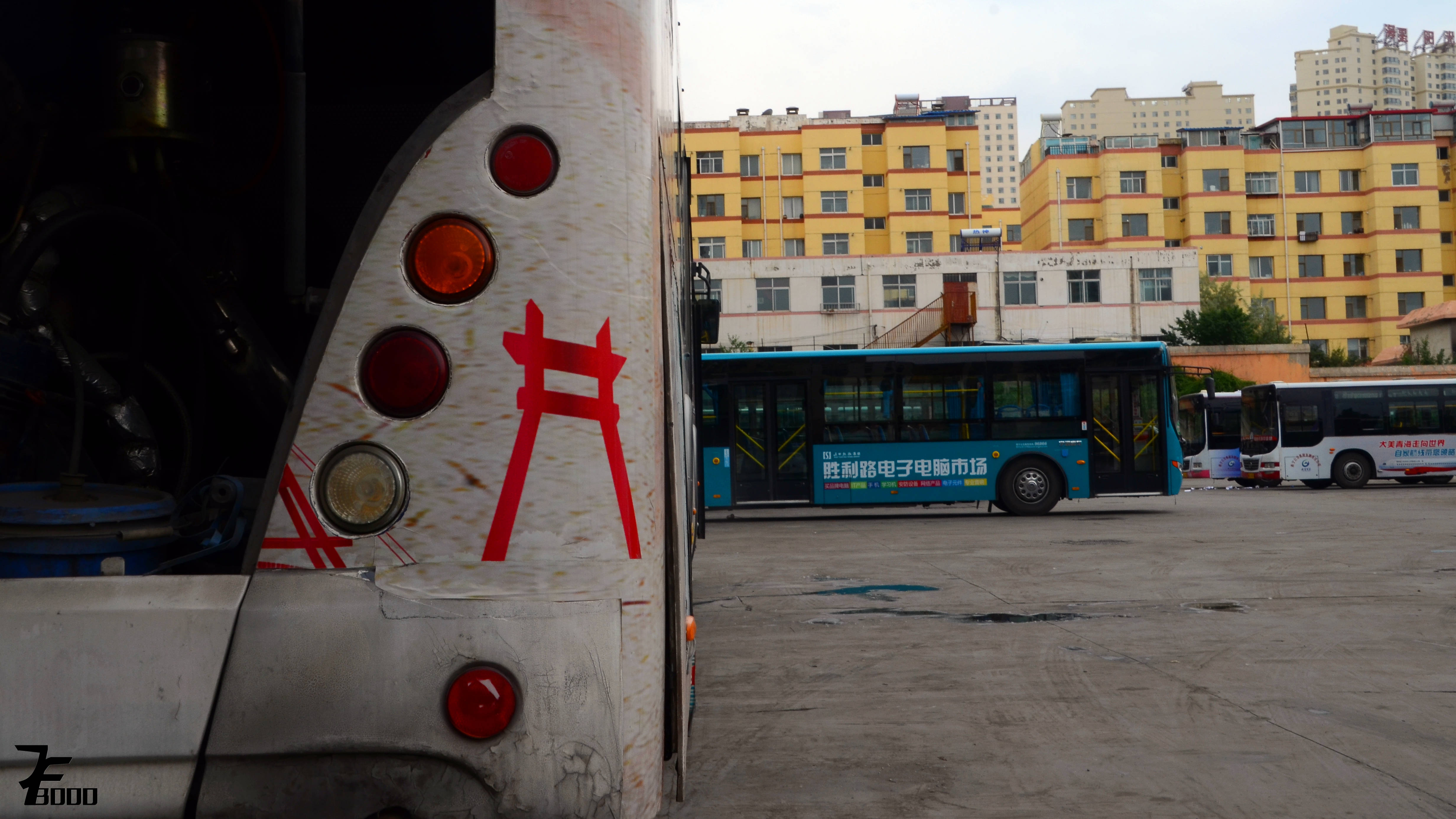 机房的渣评21西宁公交亚星JS6111SHCJ