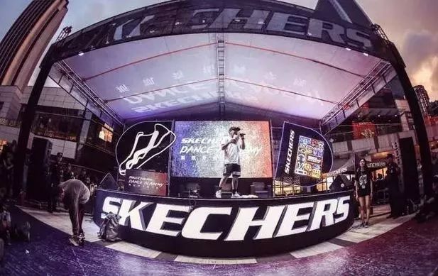 斯凯奇为什么线下比线上贵呢,斯凯奇为什么关店