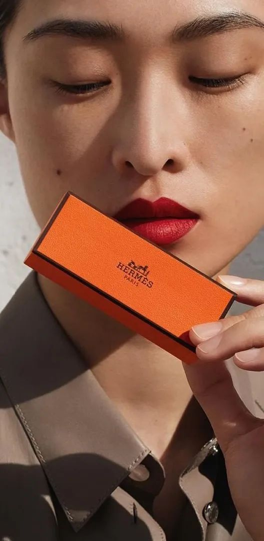 奢侈品下场battle卖口红，爱马仕、周仰杰，该买哪一支？