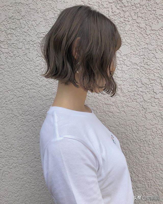 新流行短发16款，怎么剪都不土，时尚女士都在剪