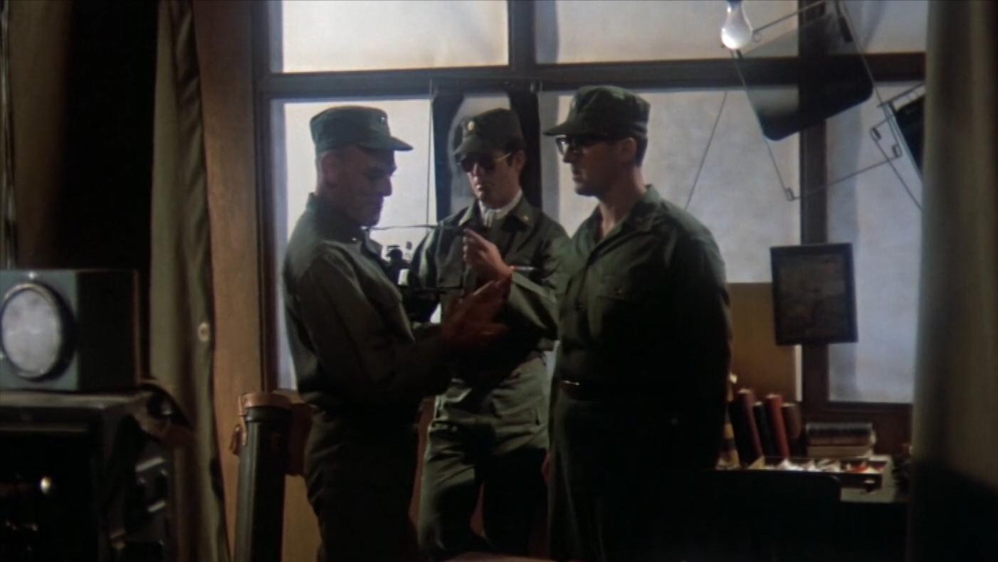 一部经典高分朝鲜战争电影,美国拍的讽刺朝鲜的喜剧片