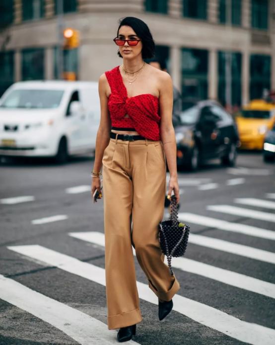 平胸妹子怎么穿好看,平胸妹子怎么穿