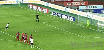 中超武汉卓尔对绿城保级战集锦,中超武汉拿半程冠军