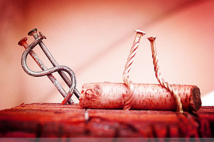 爱情需要物质基础,爱情就是很现实,现实的能打破一切幻想