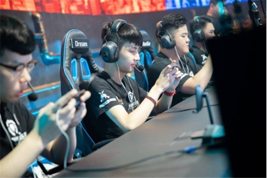 cfml情久拿了几次总冠军,cfml职业联赛2023秋季决赛回放