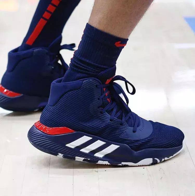 杜兰特太阳首秀上脚球鞋,nba2019总决赛g5杜兰特上脚球鞋