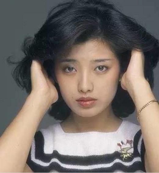 山口百惠的人生选择与归路的启示,山口百惠退出演艺圈的生活方式