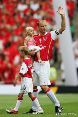 曾经被寄予厚望的足球新星,曾经红极一时的足球巨星们