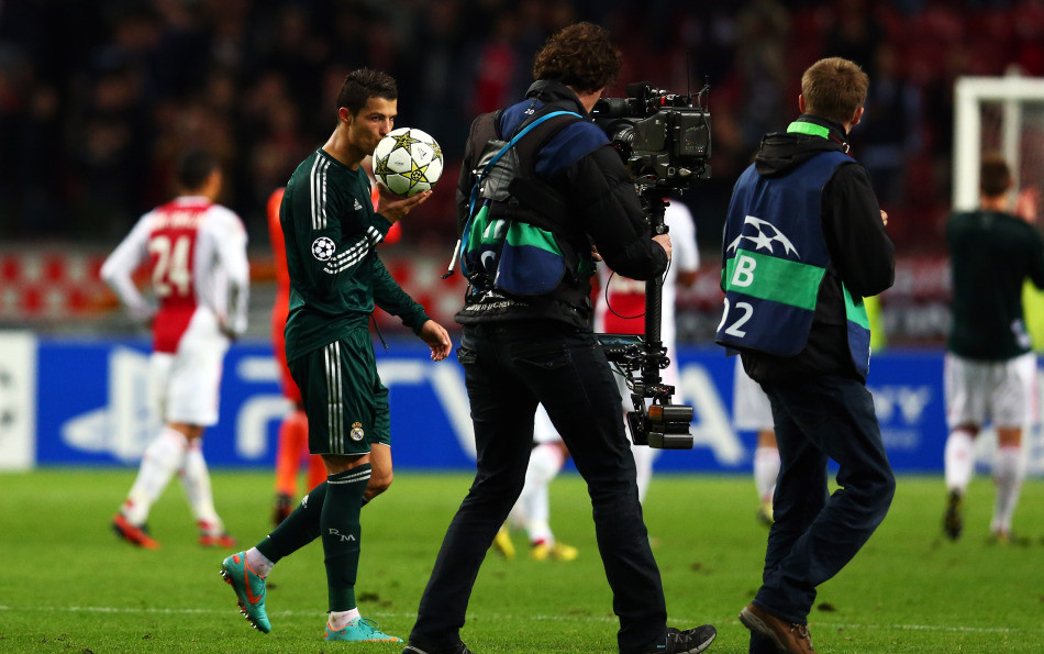 天神下凡c罗西班牙,欧冠c罗帽子戏法詹俊解说